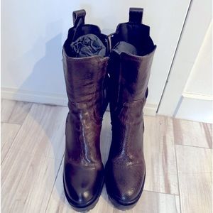 Brand New Leather Boots. Made in Italy